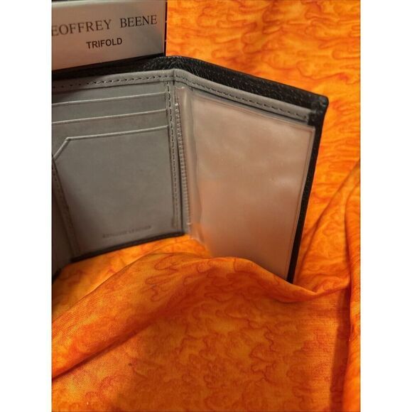 Geoffrey Beene Genuine Black Leather Men’s Trifold Wallet. New In Box - Picture 4 of 7